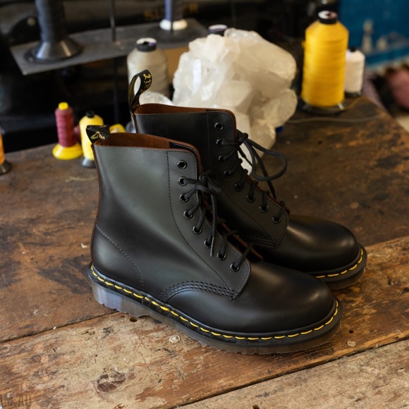 Dr. Martens Men's 1460 MIE LIMITED EDITION MADE IN ENGLAND Black Quilon US 9 - Picture 3 of 12
